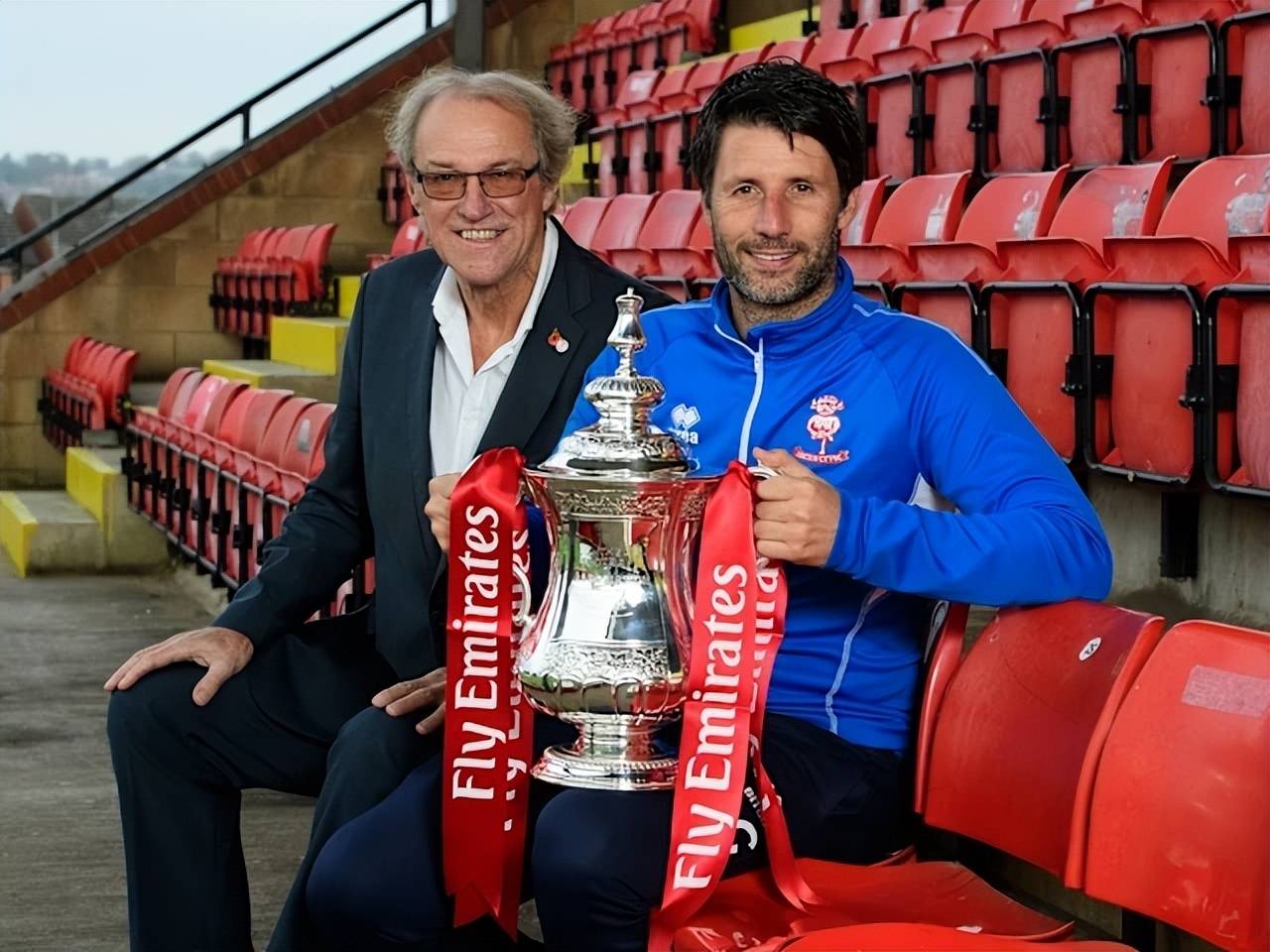 草根奇迹！第六级别球队淘汰卫冕冠军水晶宫，改写足总杯历史