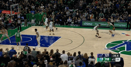 克尼佩尔罚球绝杀！弗拉格49分10板3助！打破NBA历史纪录